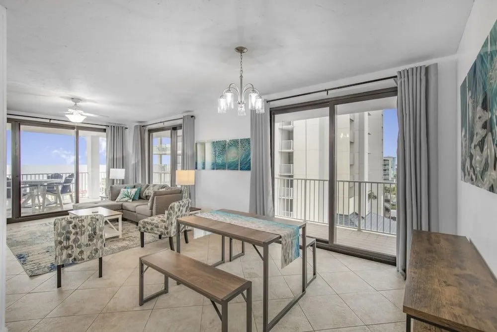 Stunning Corner Unit in Orange Beach Outdoor Pool