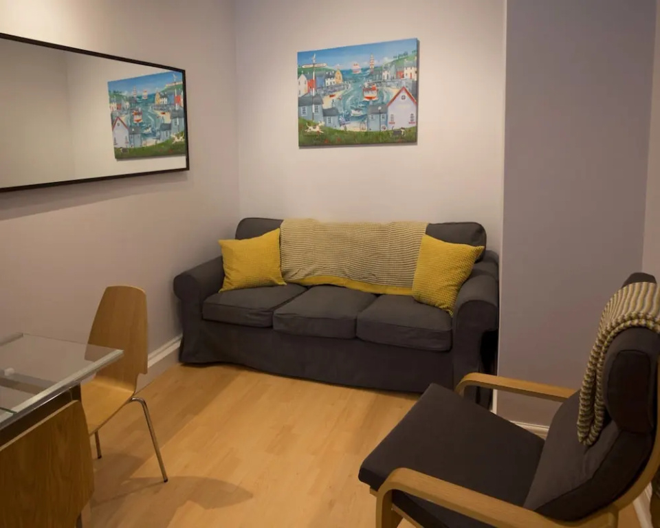 3 Bedroom Flat in South Centre of Edinburgh Sleeps 6