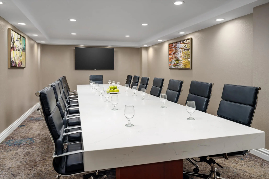 DoubleTree by Hilton Orlando Airport Hotel