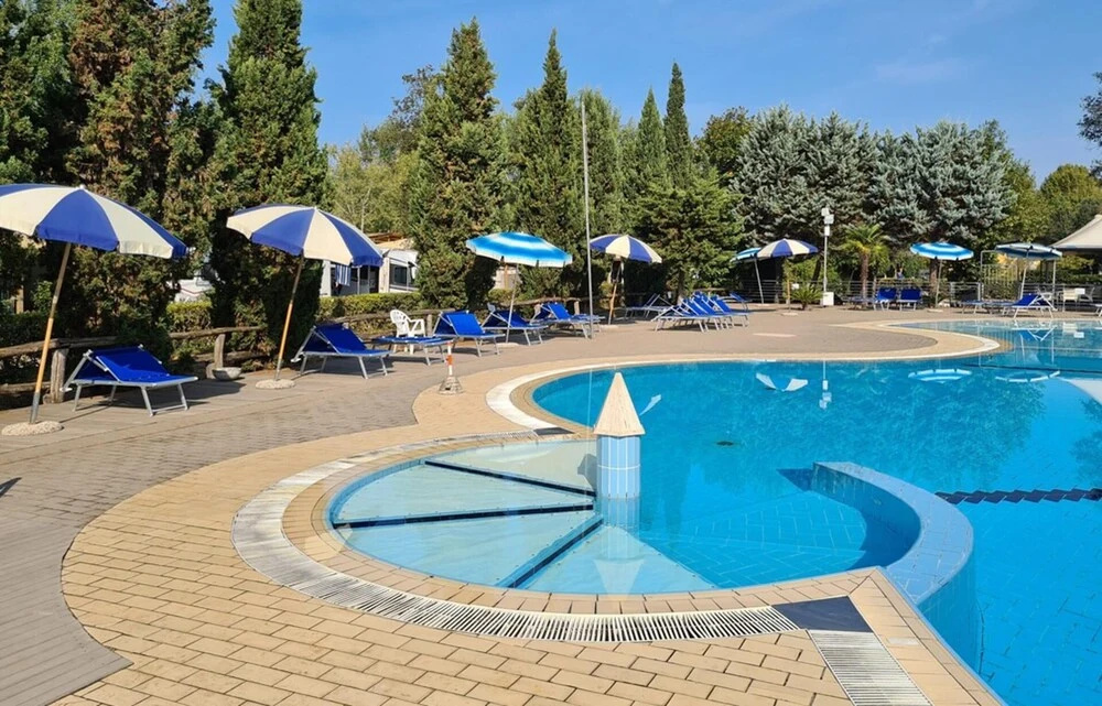 Comfortable Campsite-chalet G8 Tuscany Near sea
