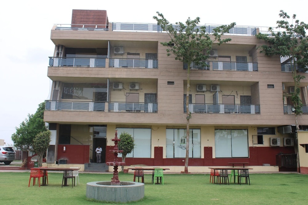 Hotel Royal Amar