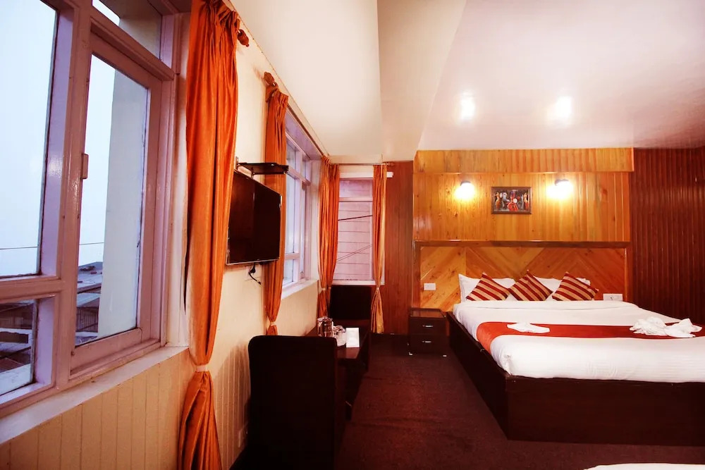 OYO 4803 Hotel Valentino