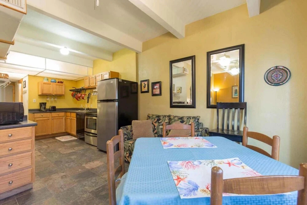 Aquarius Condominium 1001