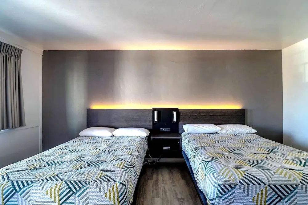 Super 8 Tucson/East/D.M.A.F. Area