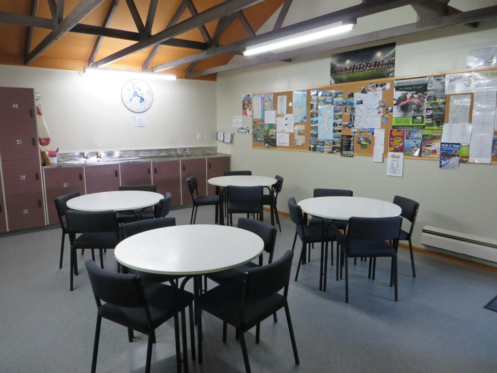 Sportmans Lodge