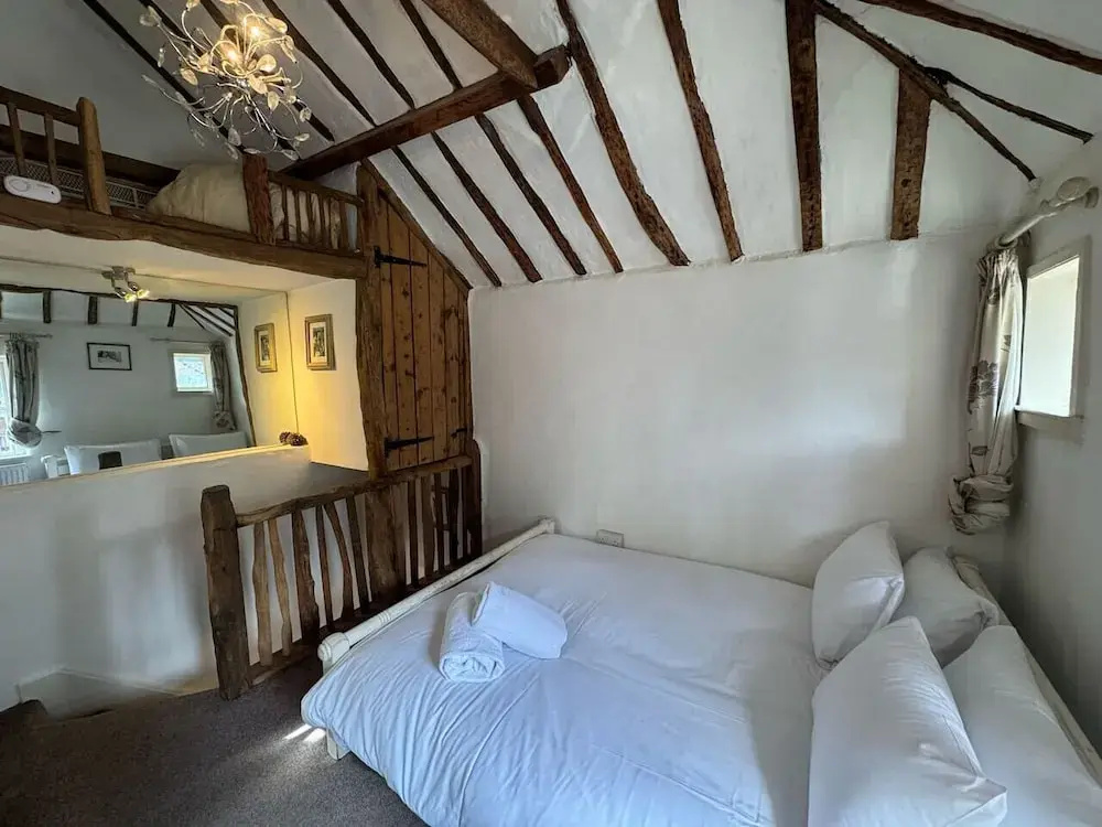 The Snug - From 130 Per Night