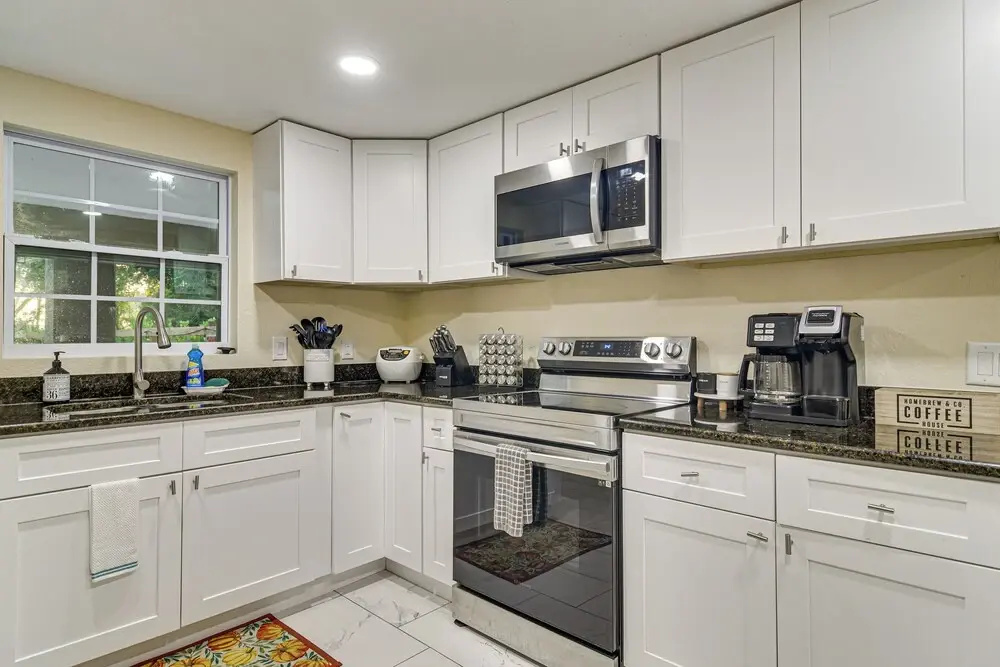 Tropical Tampa Home: Pets Welcome!