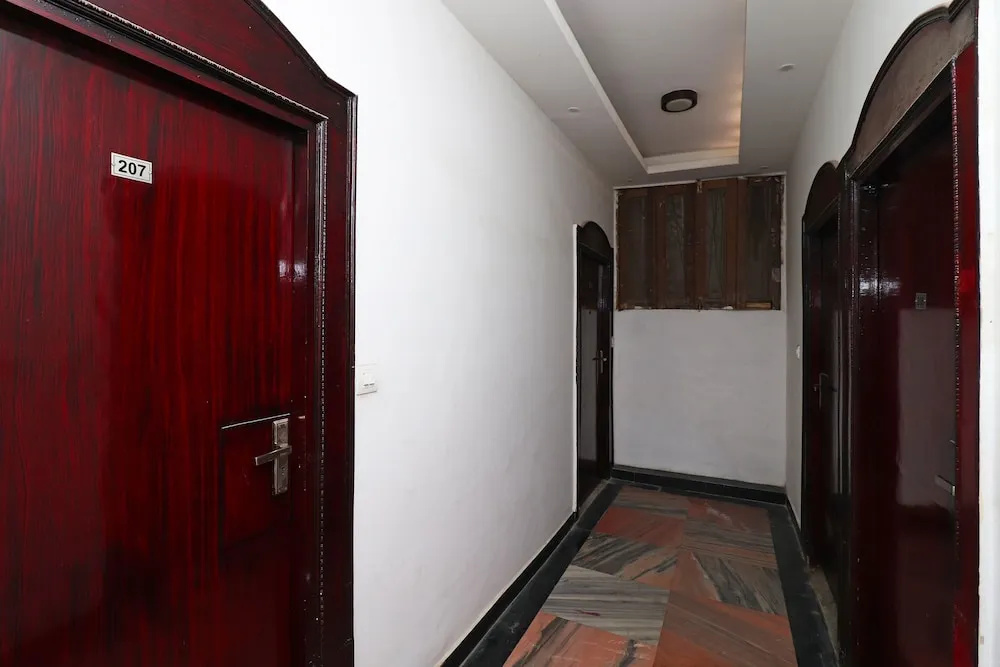 D Season Hotel