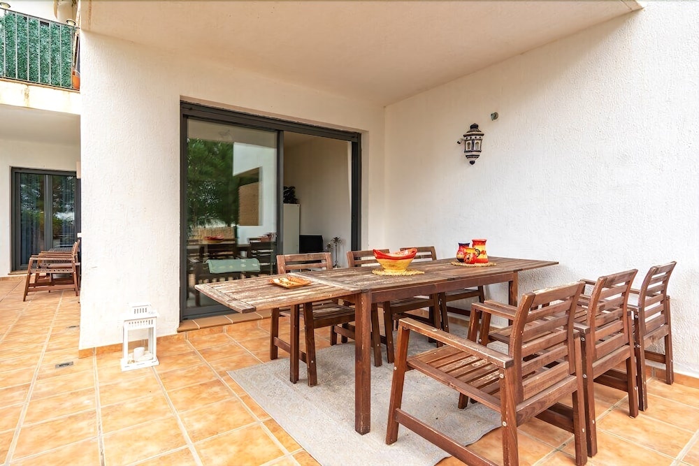Ground Floor Terrace Apartment in Alamar Ref 31