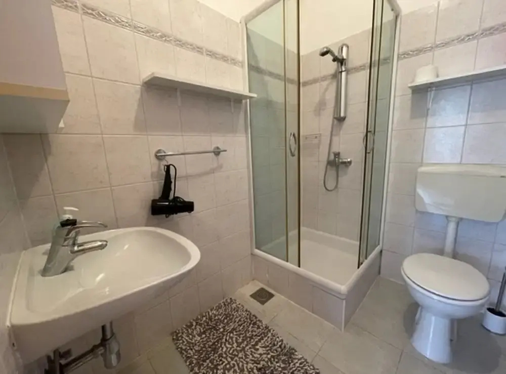 Appealing Apartment With Garden