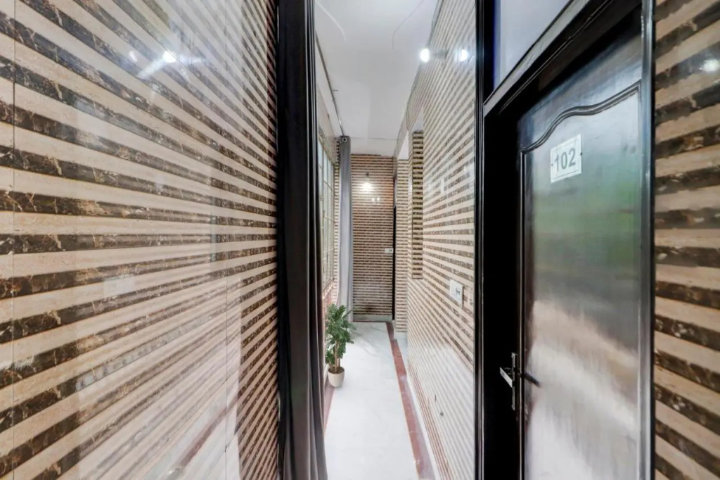 OYO 91483 Hotel Amazing House