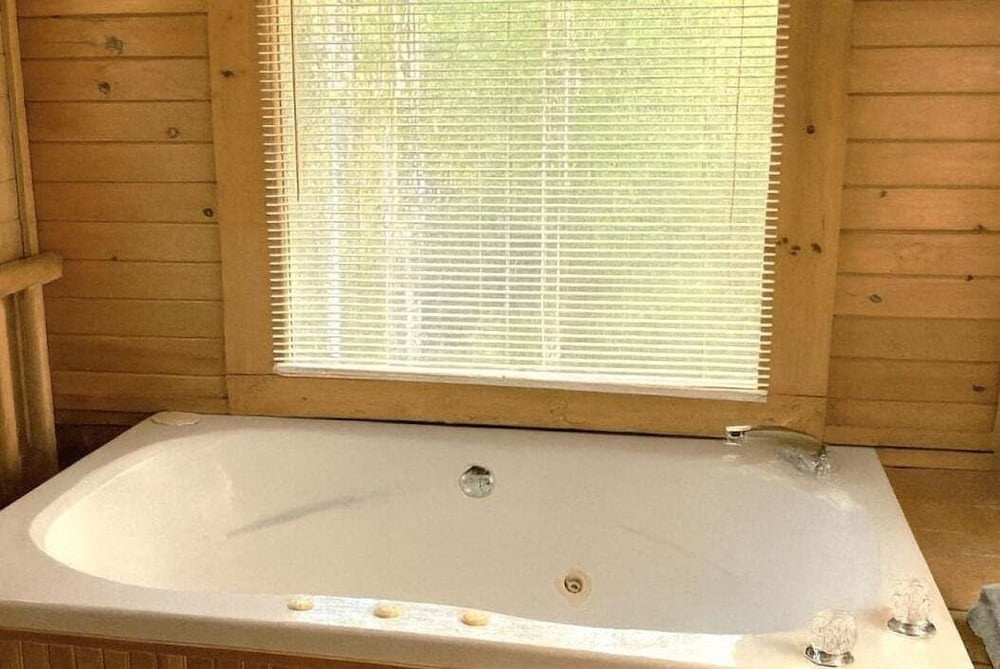 Windy Ridge 2 Bedroom Cabin