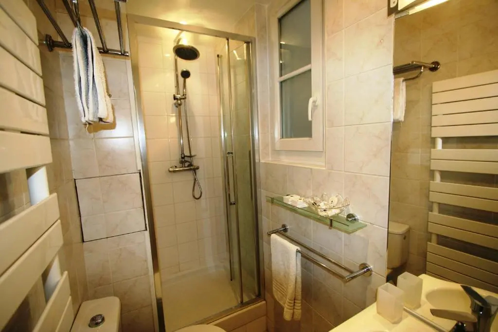 ParisInteriorsRentals - Beautiful 2 BDR Le Marais NOTRE DAME