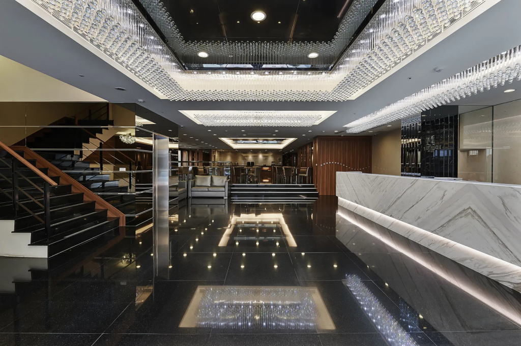 Delton Hotel Love River
