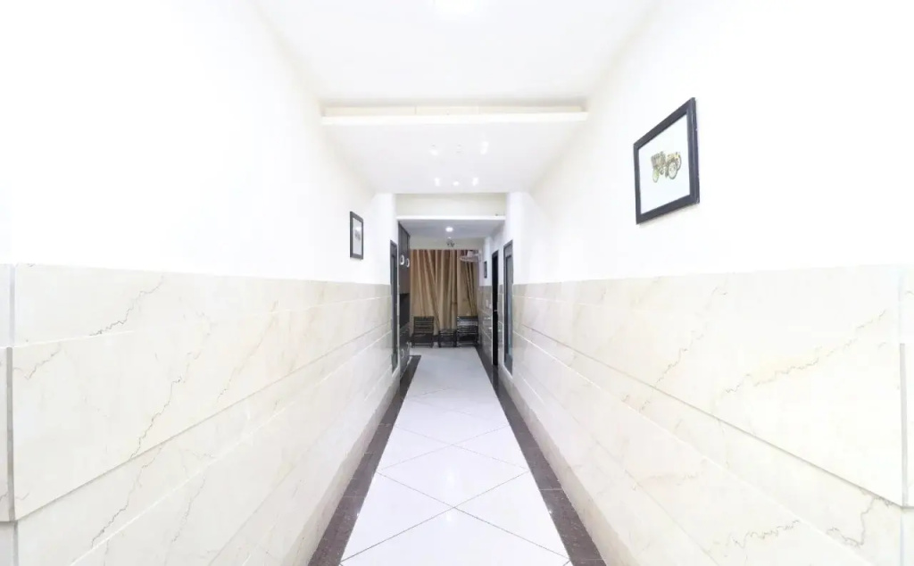 Hotel Signature By OYO Rooms