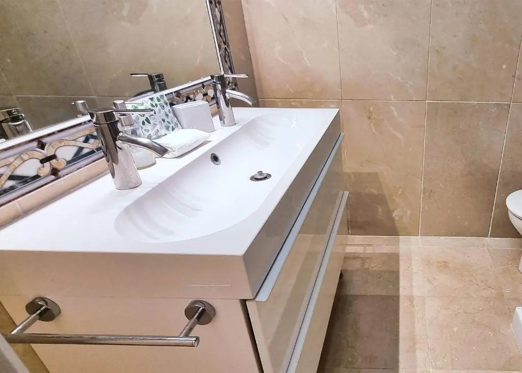 Spacious Renovated 1-Bedroom Apartment in Marbella Center with Parking