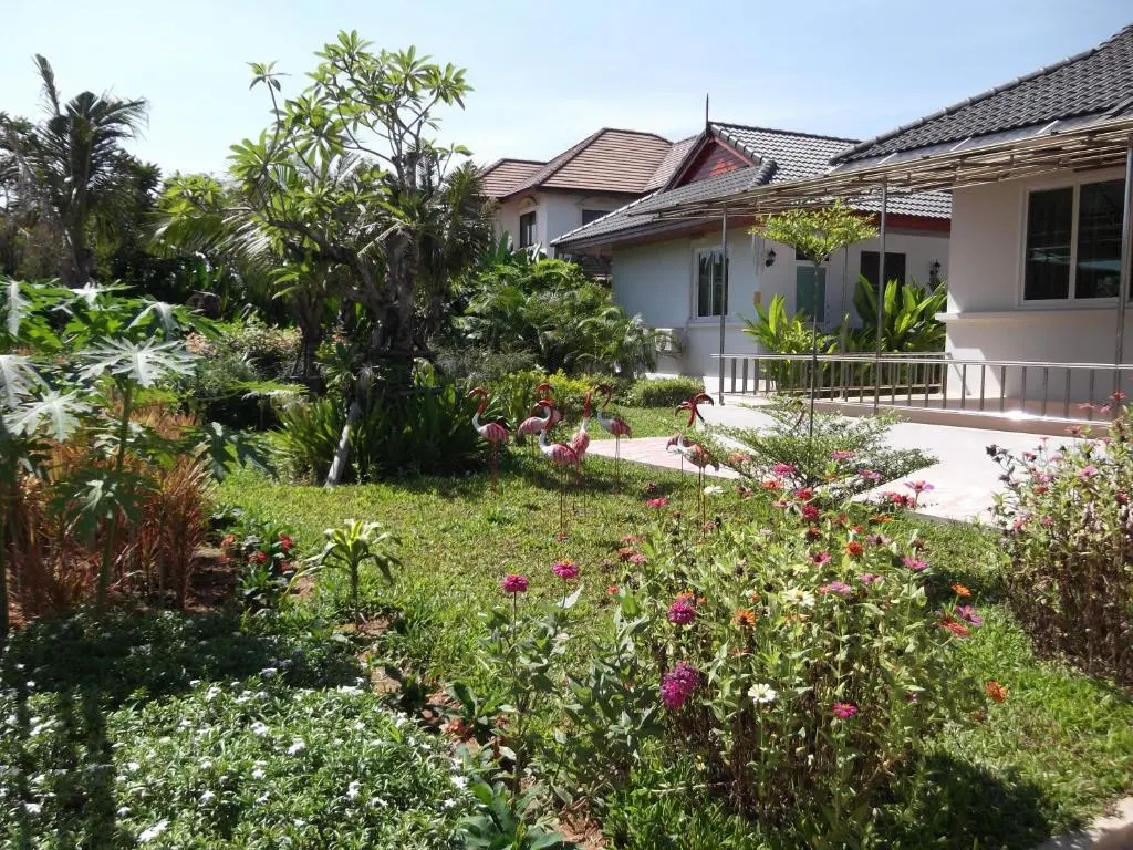 Nuch's Apple Guest House