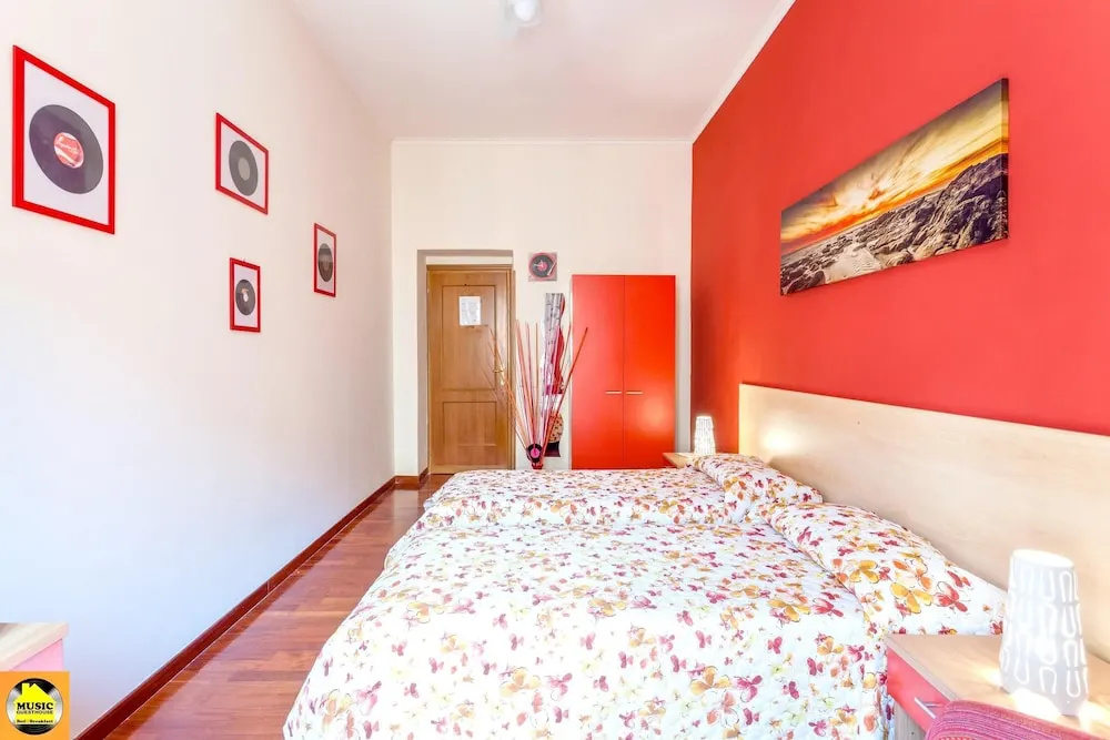 Apartment with 3 Bedrooms in Roma, with Wonderful City View And Wifi - 10 Km From the Beach