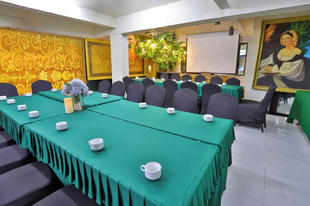 Diamond City Hotel SHA Certified