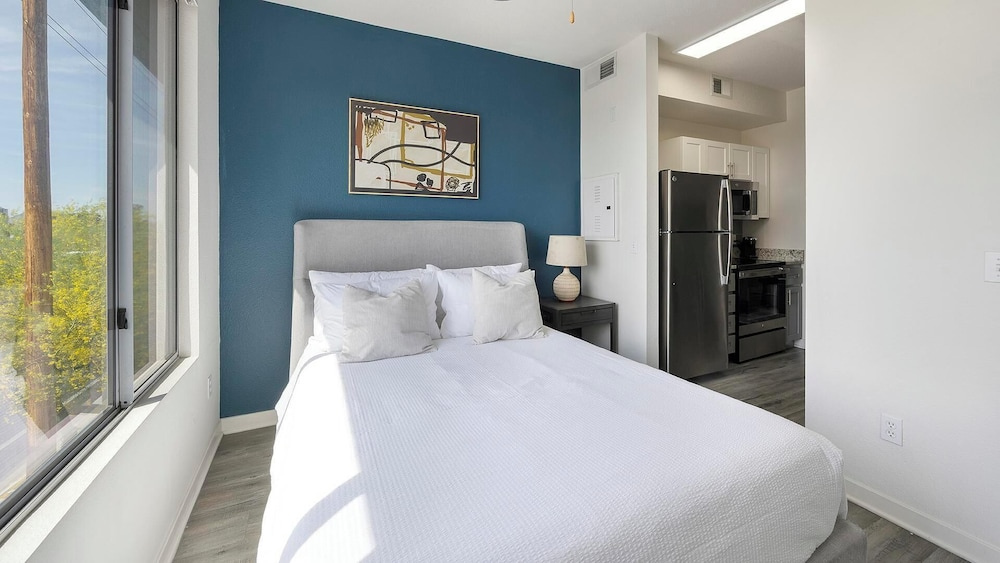Landing Furnished Apartments near University Heights