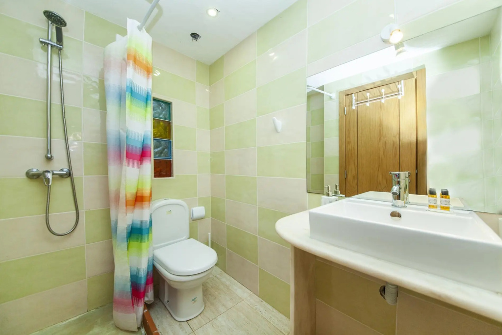 H - Vale dos Homens Beach Room in Montes de Praias Guesthouse in Aljezur