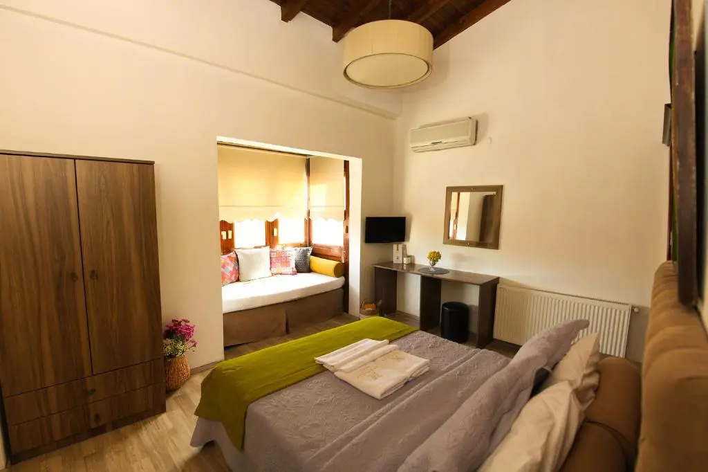 ZEVKLİLER ALAÇATI hotel