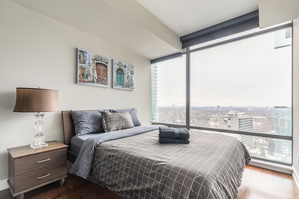 Perfect 1BR Executive Suite Yorkville