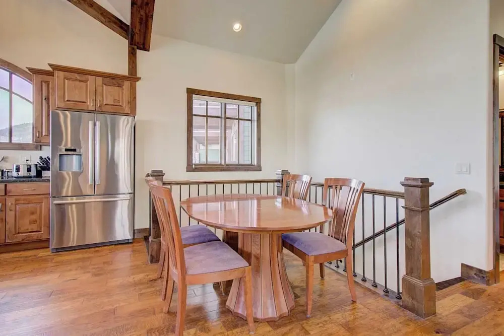 Fairway Ski and Golf Retreat by Avantstay Blocks From the Ski Lift! Beautiful Views w/ Hot Tub