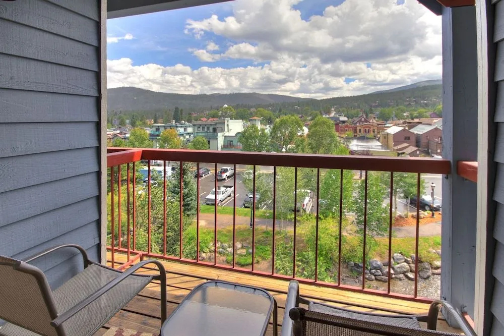 River Mtn Lodge E304