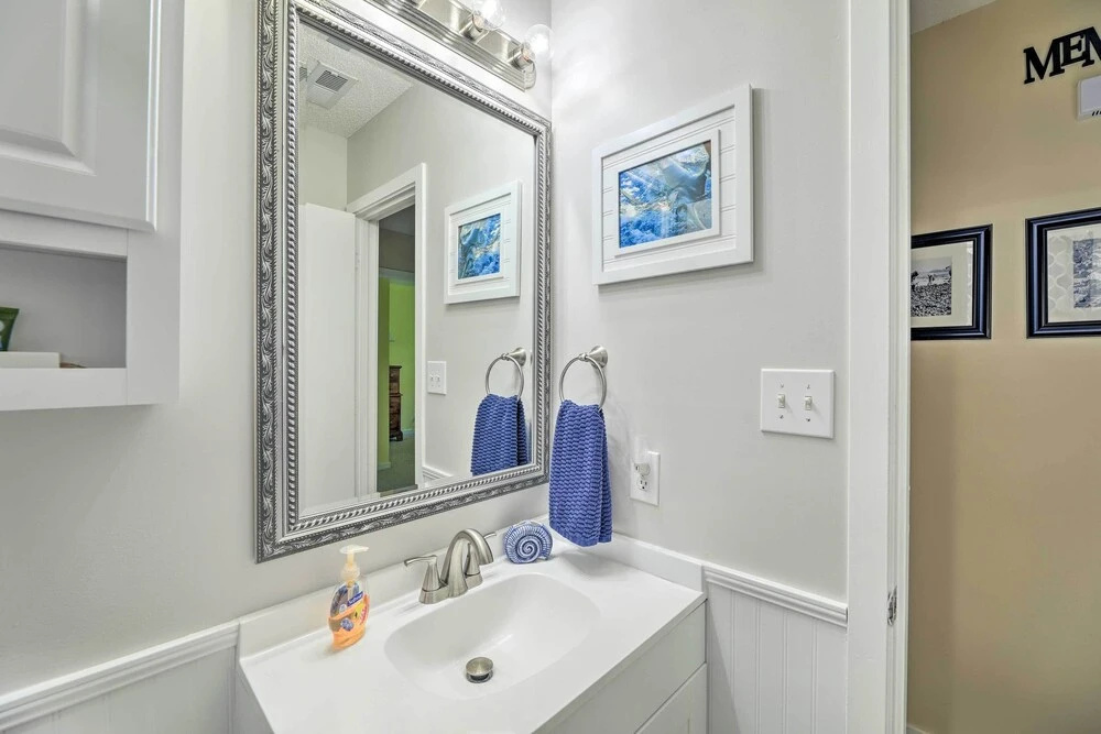 Beaufort Pad w/ Patio: 3 Blocks to Waterfront!