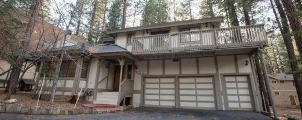 Gold Mountain Manor