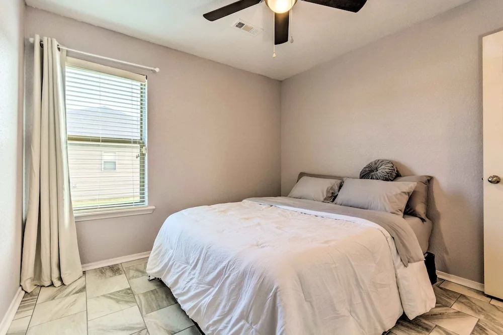 8 Mi to Downtown Little Rock: Home w/ Fenced Yard