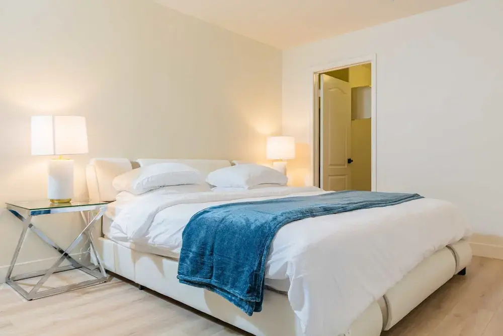 Elegant Pasadena Retreat Prime Comfort Awaits