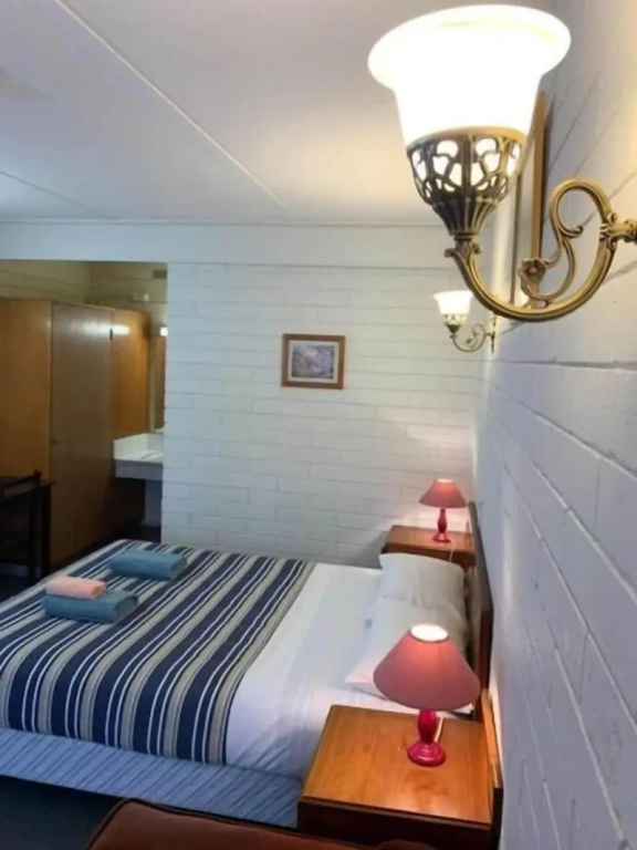 Finley Motel