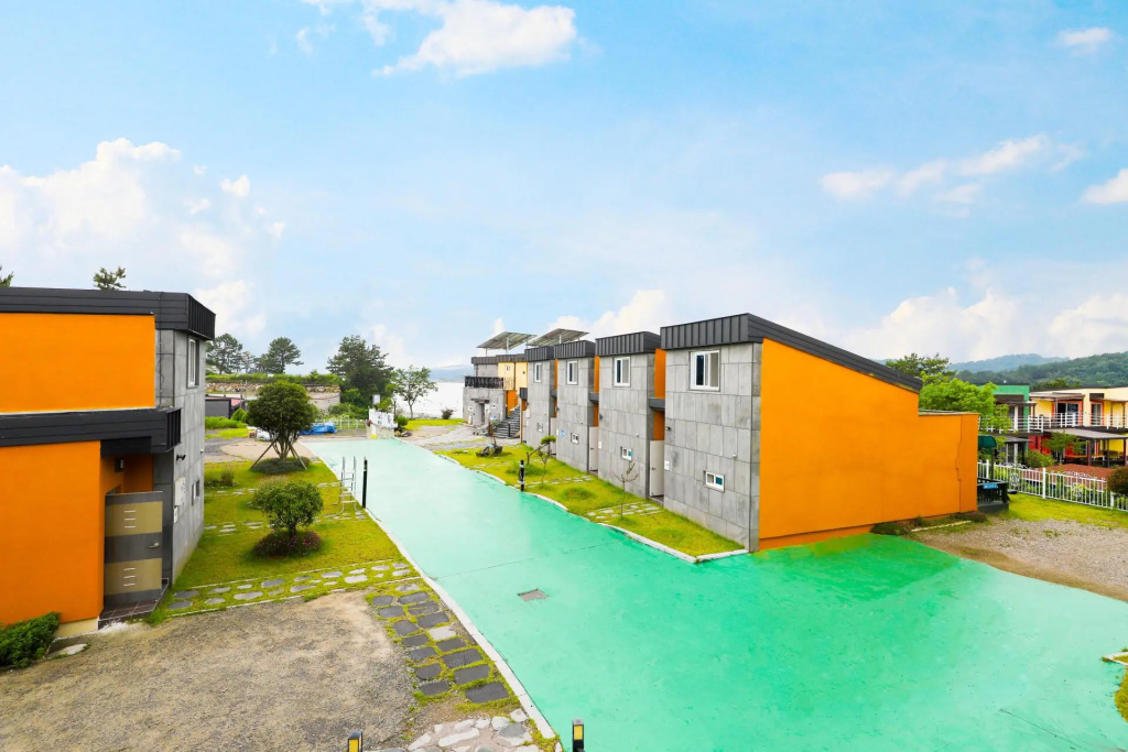 Bitoseom Byeoljubu Pension