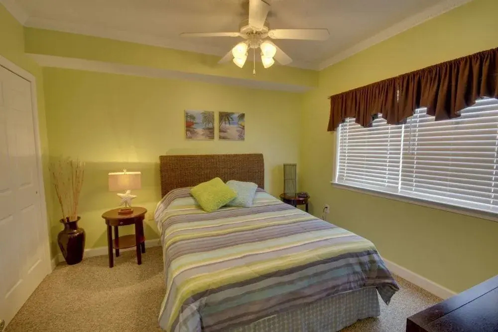 Bahia Vista II 202 - 3 Br Condo