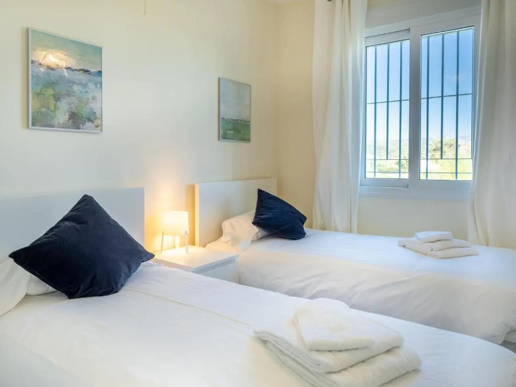 2275-Superb new apt on Valle Romano, golf view