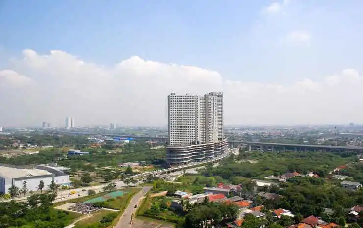 Homey and Comfortable 3BR at Meikarta Apartment By Travelio