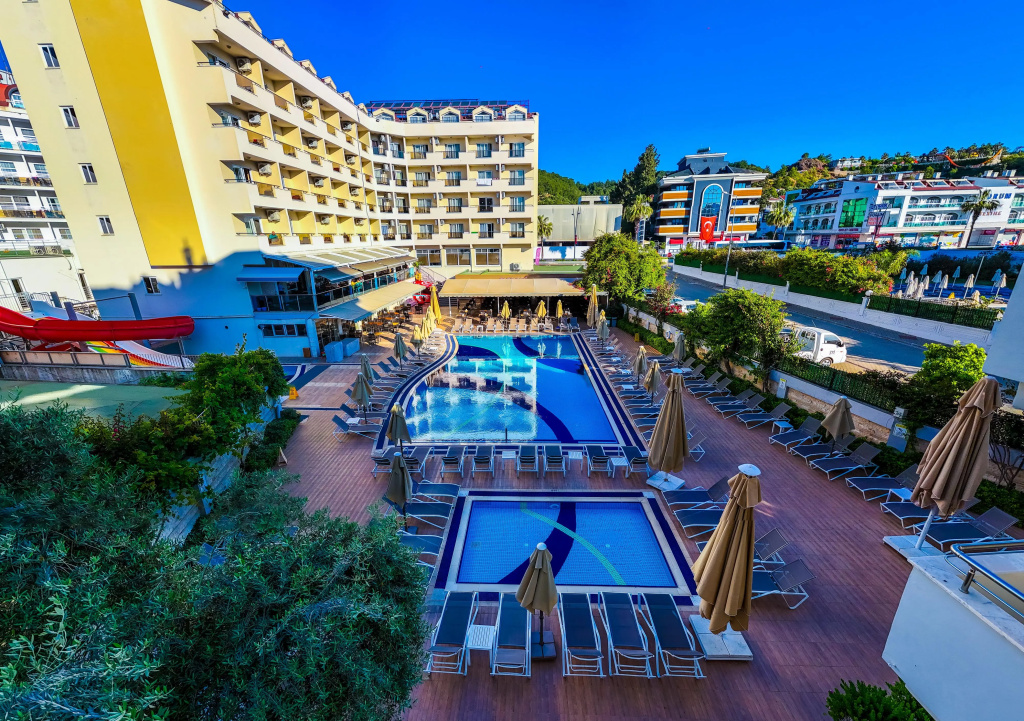 Prestige Hotel & Apart