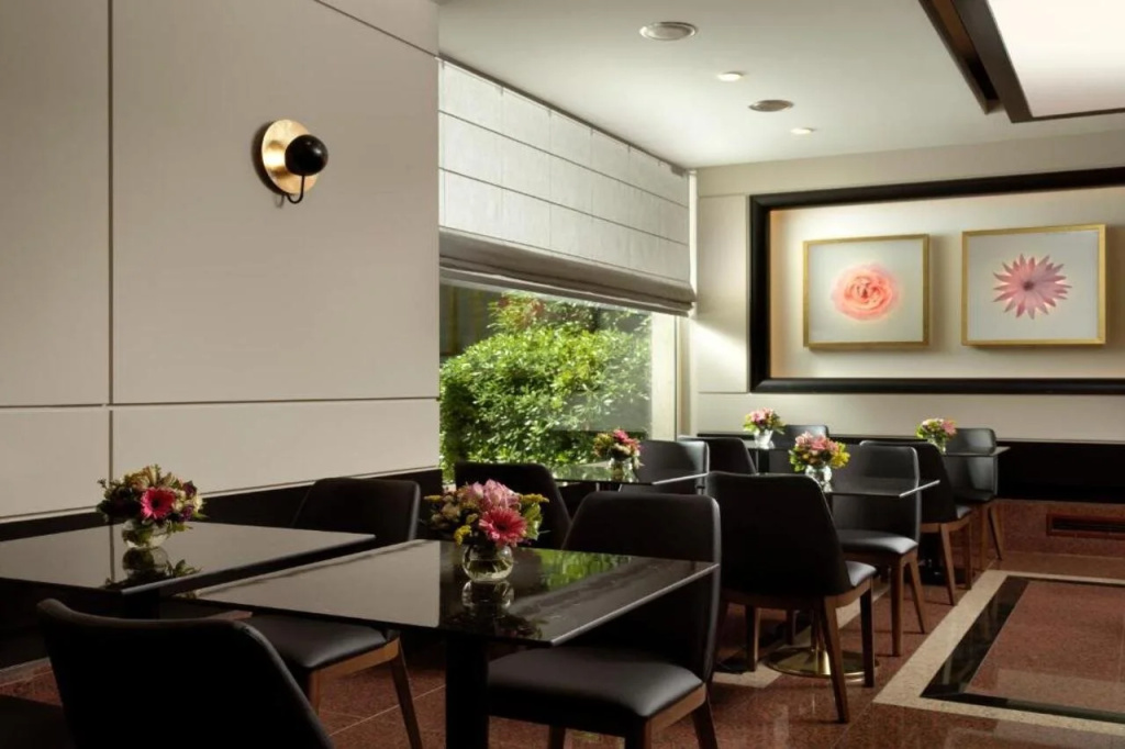 Holiday Suites
