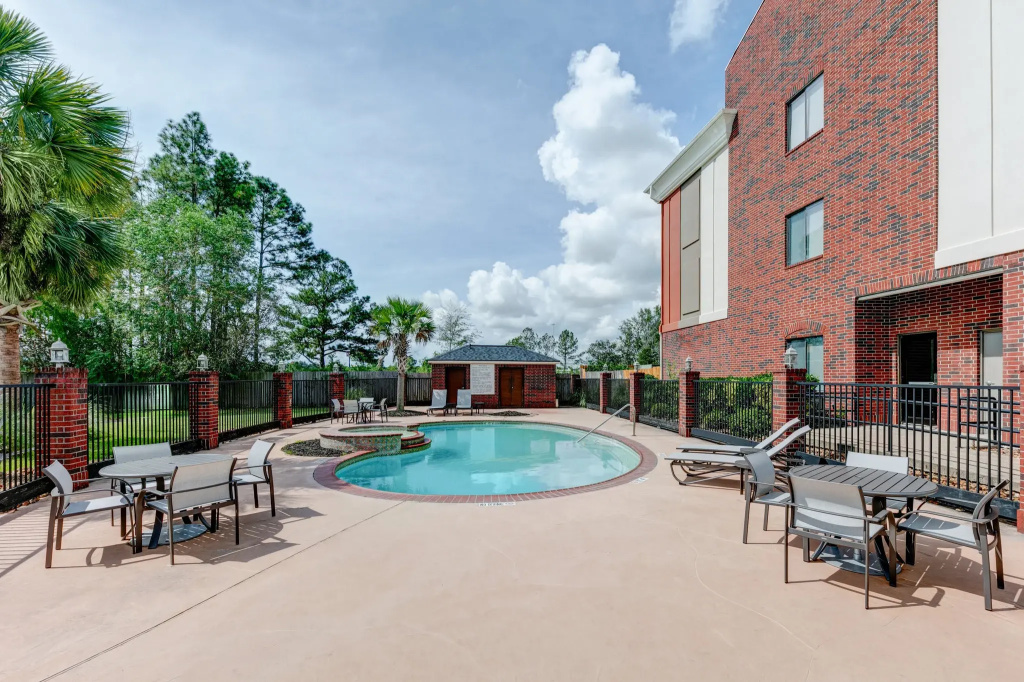 Holiday Inn Express Hotel & Suites Winnie by IHG