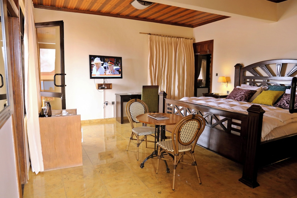 Village Courtyard Hotel