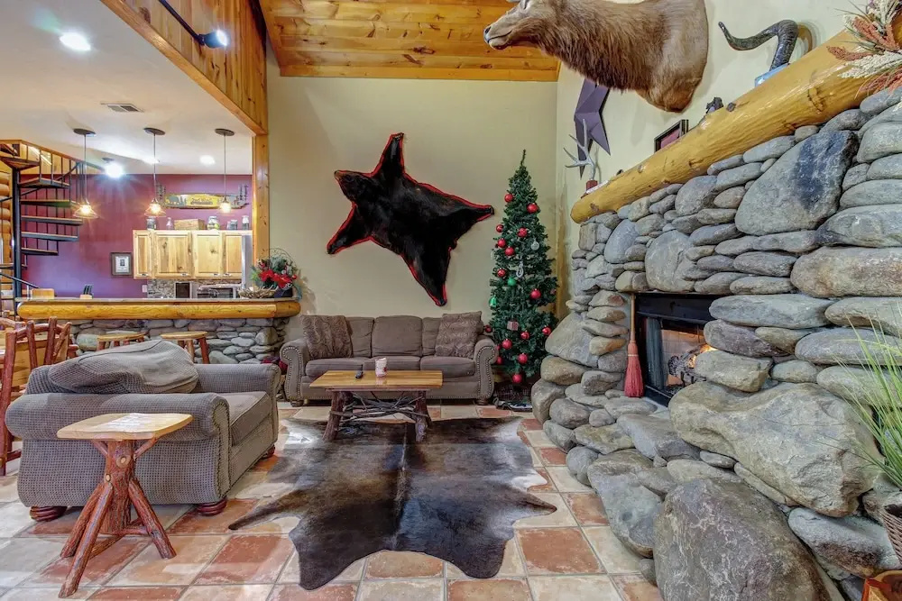 2 BR Home w/ Loft & Access to Community Pool