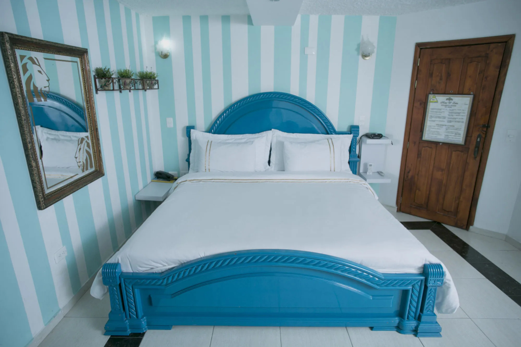 Hotel D' Leon