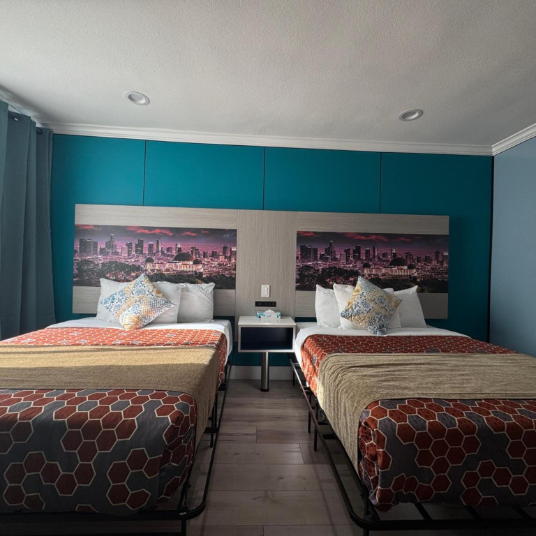 Hometel Suites