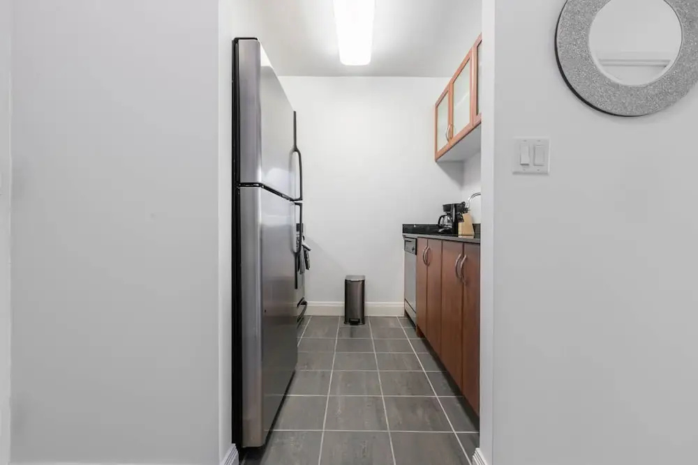 Fully Furnished 1BR in Murray Hills