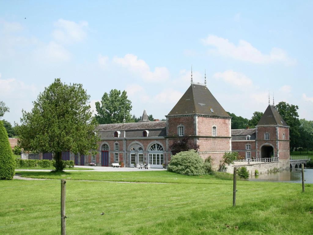 Elegant Castle Stay, Havelange