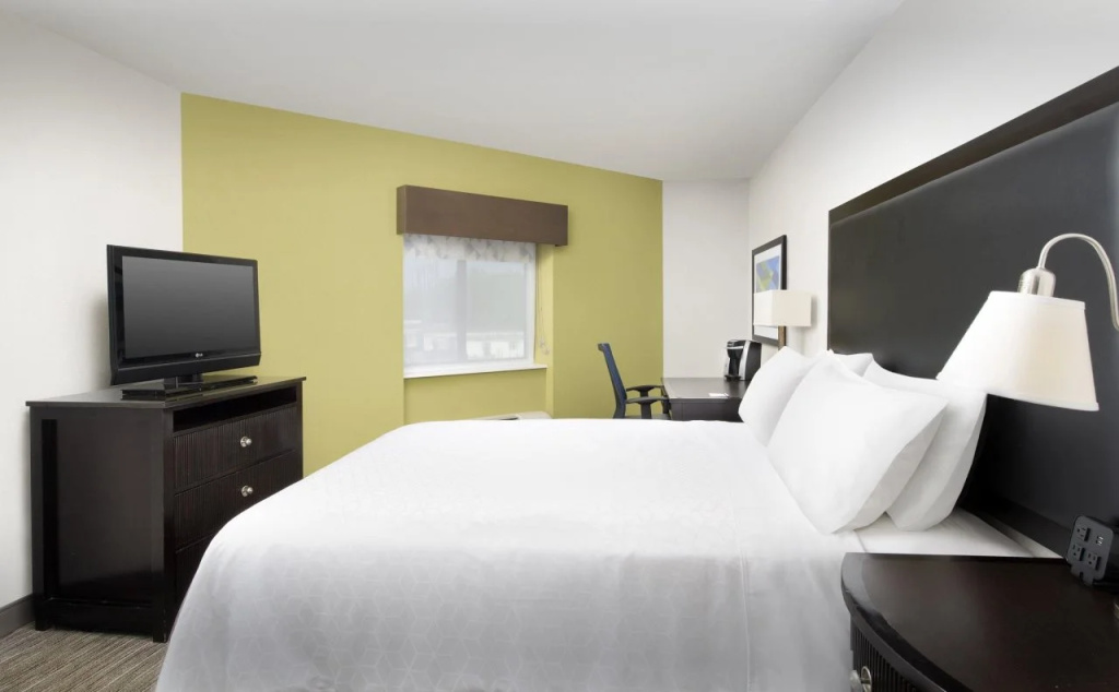 Holiday Inn Express Boston - Saugus by IHG