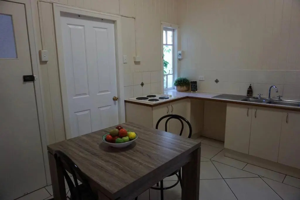 Harris House-2 bedroom unit with INDOOR FIREPLACE Holiday home Stanthorpe