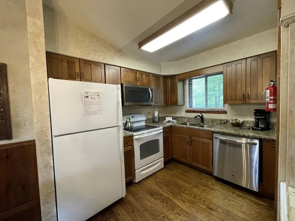 C8, Two bedroom, two bath log-sided, lake view luxury cottage with hot tub